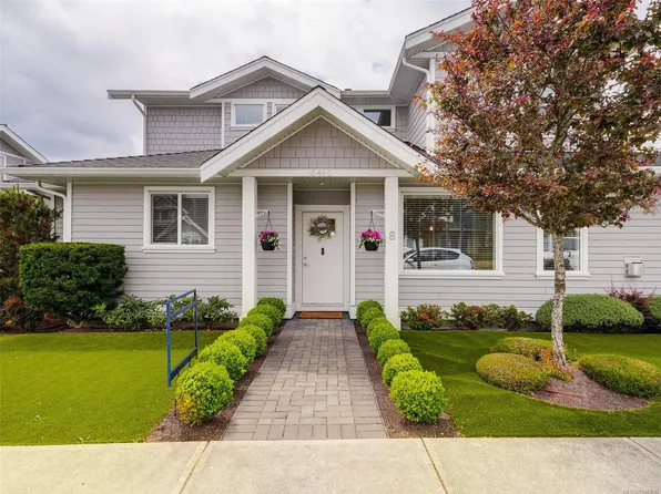 10490 Resthaven Dr #8, Sidney, BC V8L 3H7