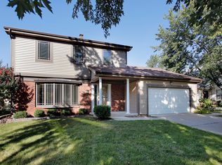 210 Knollwood Ln, Vernon Hills, IL