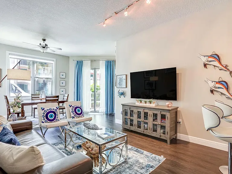 804 E Windward Way #120 — Photo 1