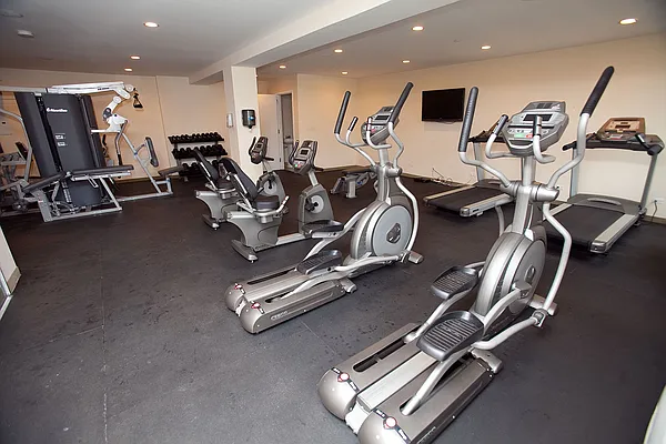 Sold by Luminous Realty | media 20