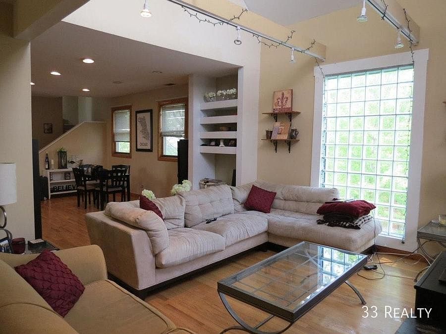 1st image of 1201 W Oakdale Ave #2