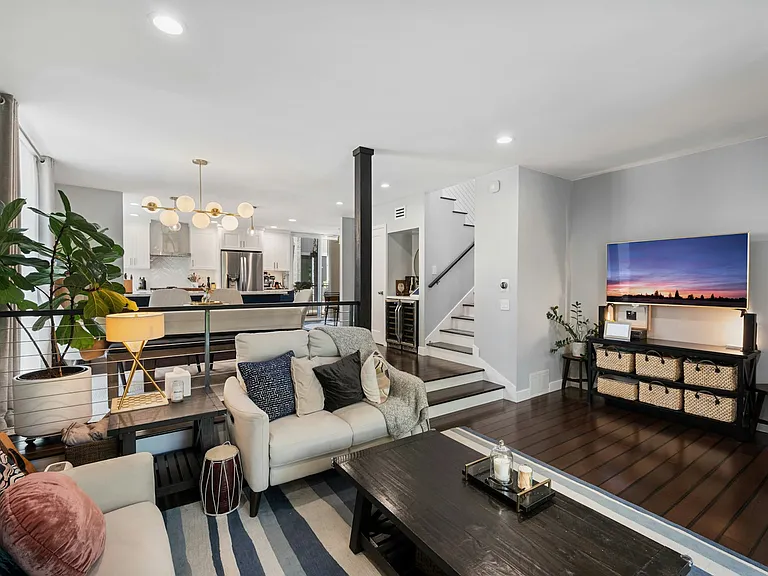2115 Farrell Ave #C — Photo 2