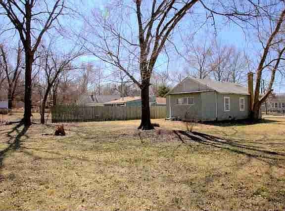 1204 Haskell Lawrence, KS listing photo #5