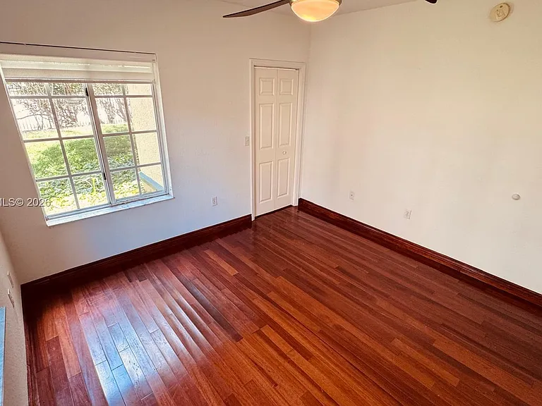 2516 Centergate Dr #102 — Photo 27