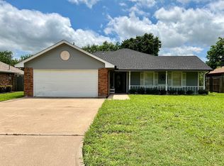 108 Modene Ave, Waxahachie, TX 75165