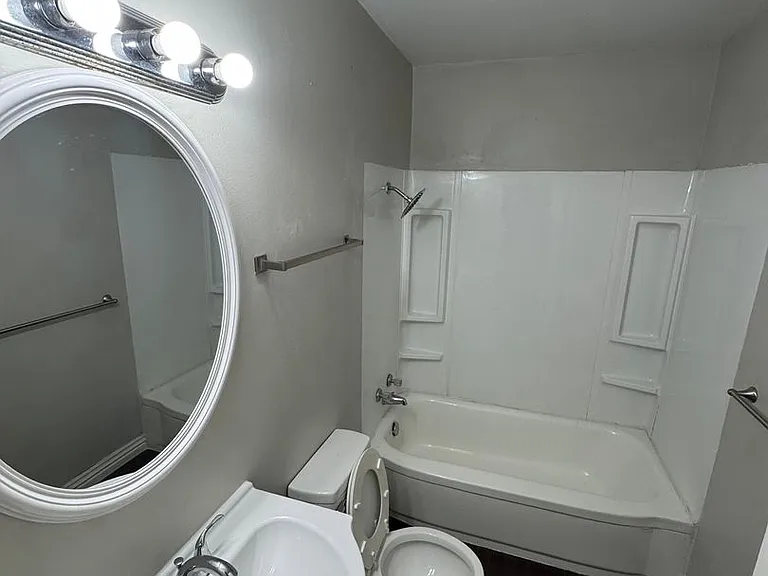 East University Apartments — Photo 10