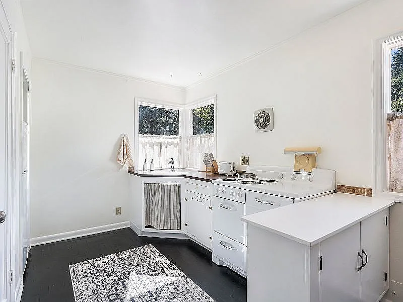 1104 SW Gaines St — Photo 3