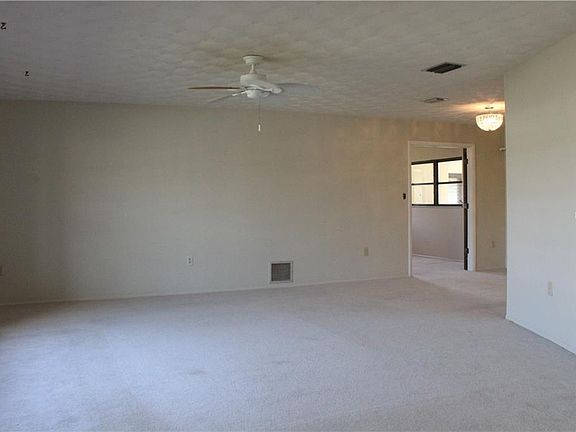 3rd image of 2307 Lake View Blvd