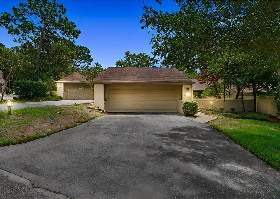 1st image of 104 Weeping Elm Ln