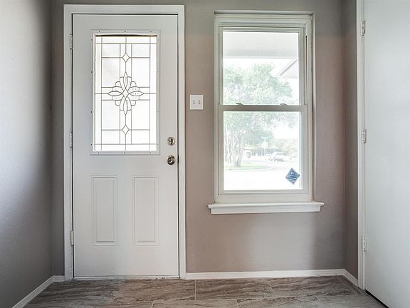 4th image of 8017 Lynda Ln