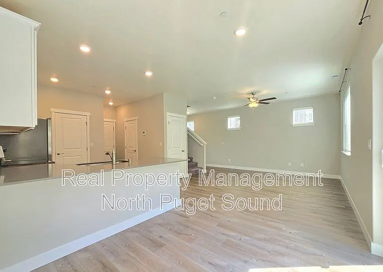 8303 Gilman Way — Photo 11