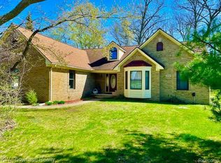 3005 E Commerce Rd, Commerce Township, MI 48382