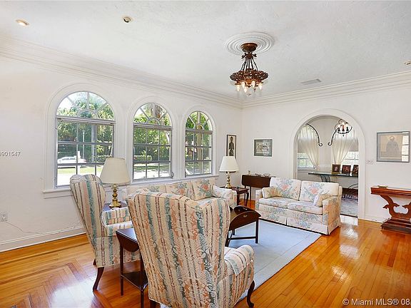 5th image of 530 NE 59th St