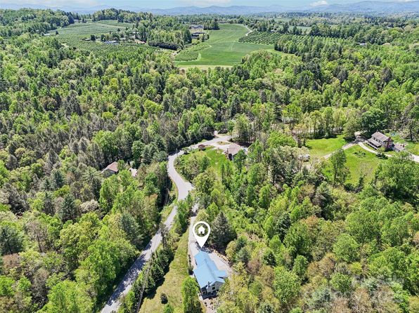 603 Oleta Rd, Hendersonville, NC 28792
