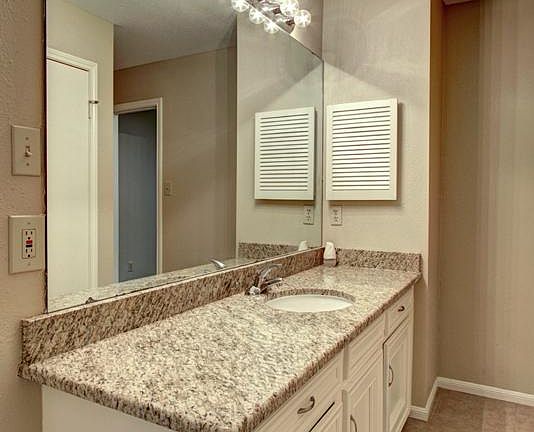 2nd image of 102 Harbour Town Ct