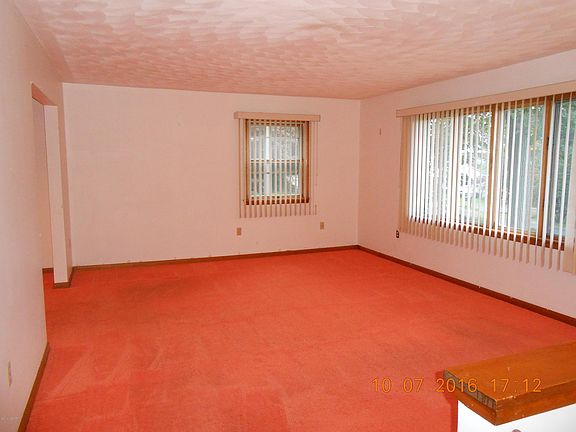 3rd image of 1407 Pinecrest Dr S