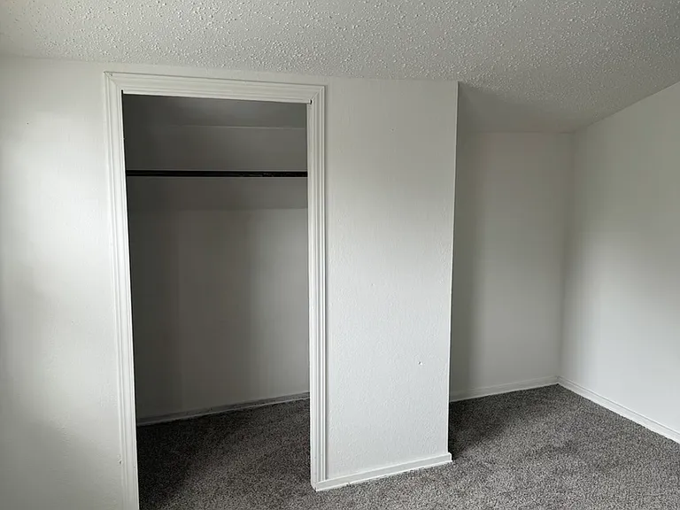 762 Dallas Dr — Photo 6
