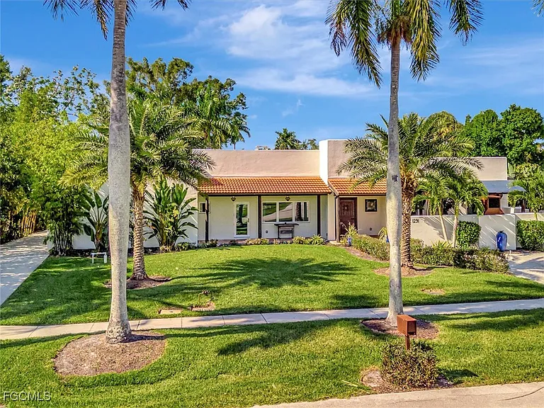 1291 Caloosa Dr — Photo 3