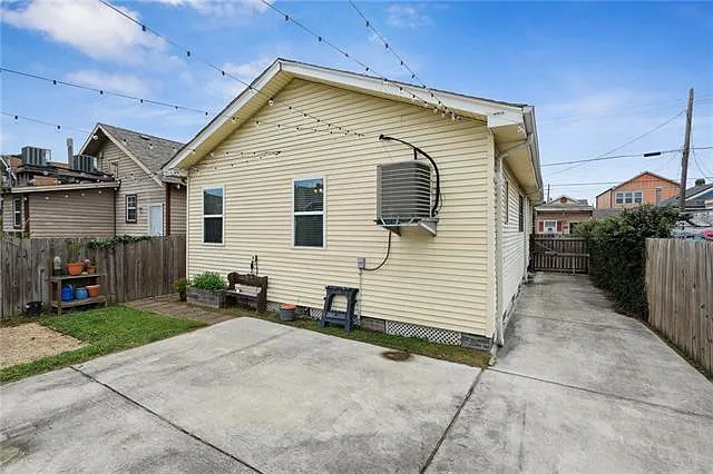 2514 Amelia St — Photo 18