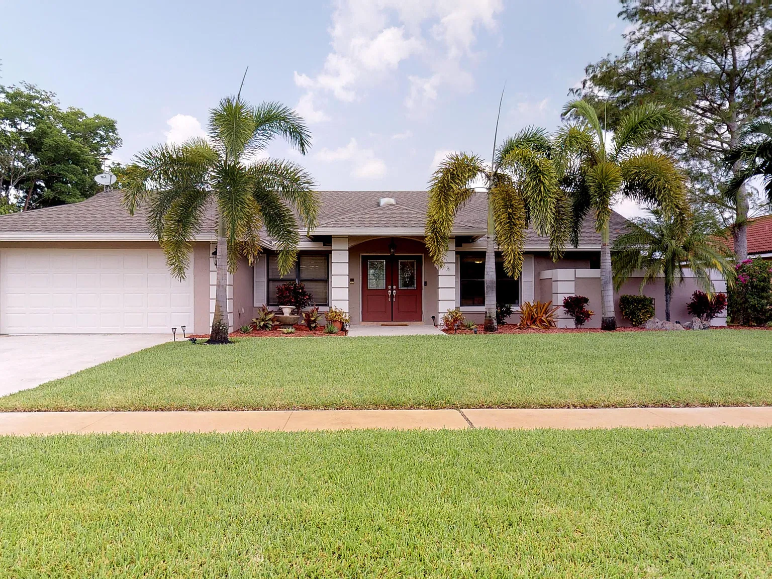 4 bed, 2.0 bath, 2530 sqft, $5,000 — Photo 3