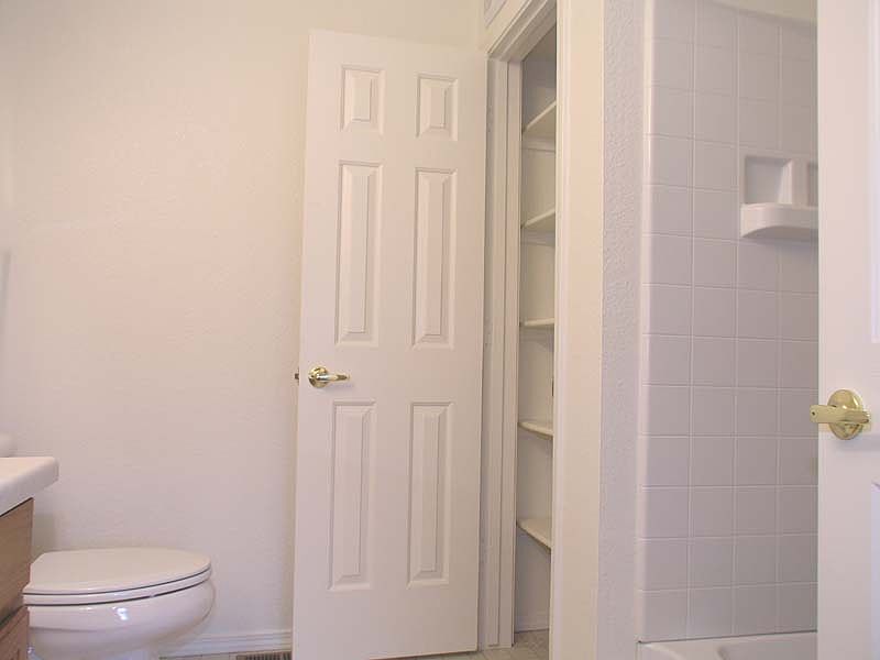 Building Photo 4