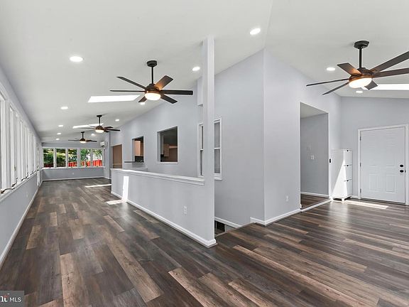 3rd image of 460 Blackshire Rd