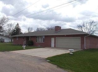 707 N East St #N, Edgar, NE 68935