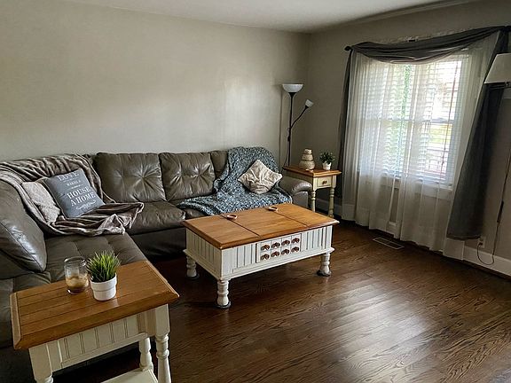 4th image of 1223 Mayo St