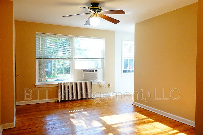8400 Greenwood Ave #2
