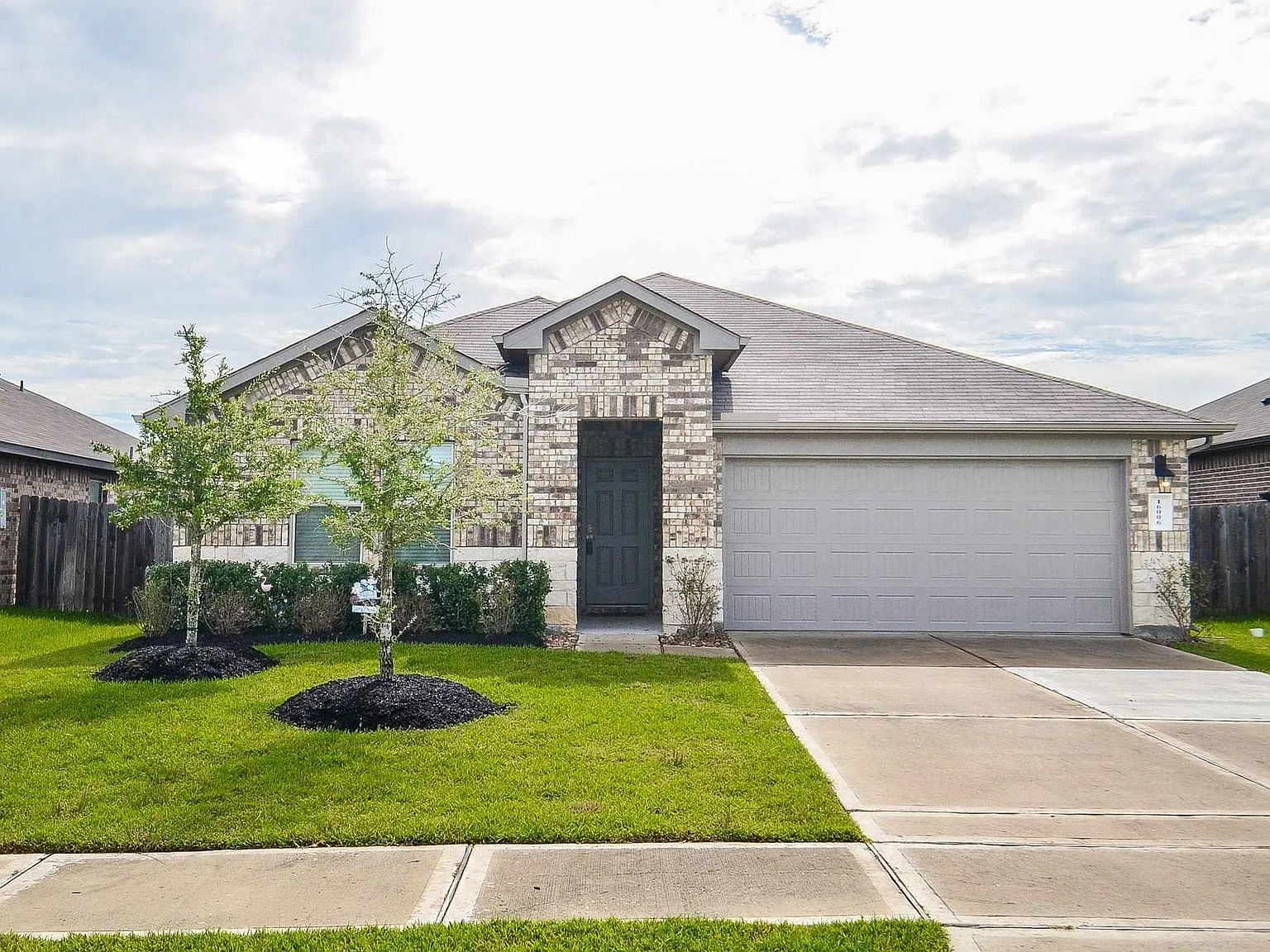 4 bed, 1706 sqft, $2,200 — Photo 2