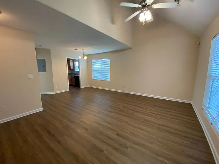 230 Katydid Dr — Photo 2