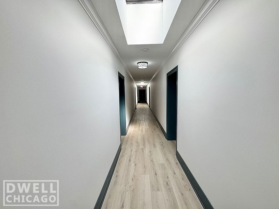 1st image of 2131 N Dayton St #G3