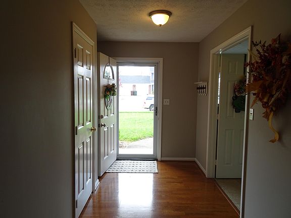 4th image of 813 Pheasant Ln