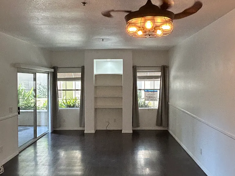 415 Townsquare Ln — Photo 5