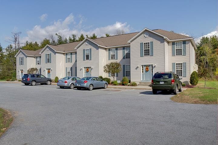 1st image of 8 Baybrook Dr