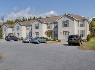 8 Baybrook Dr, Queensbury, NY 12804