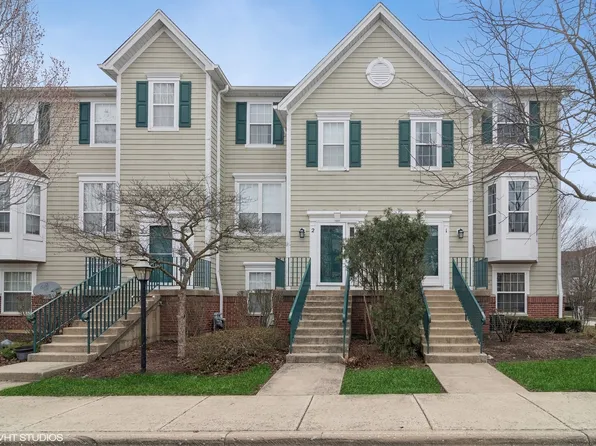 1095 Village Center Pkwy Unit 1, Aurora, IL 60506