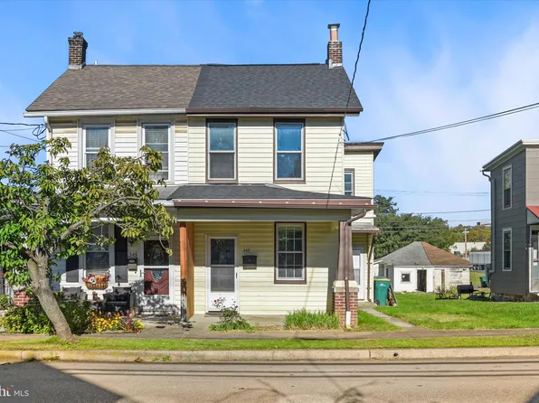 347 E Derry Rd, Hershey, PA 17033