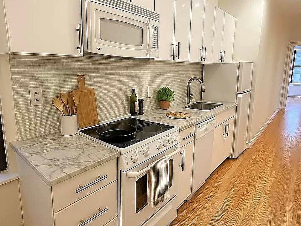 1st image of 407 E 69th St APT 4E