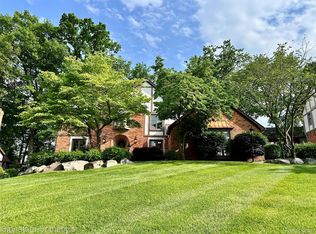 3079 Kenwood Dr, Rochester Hills, MI 48309