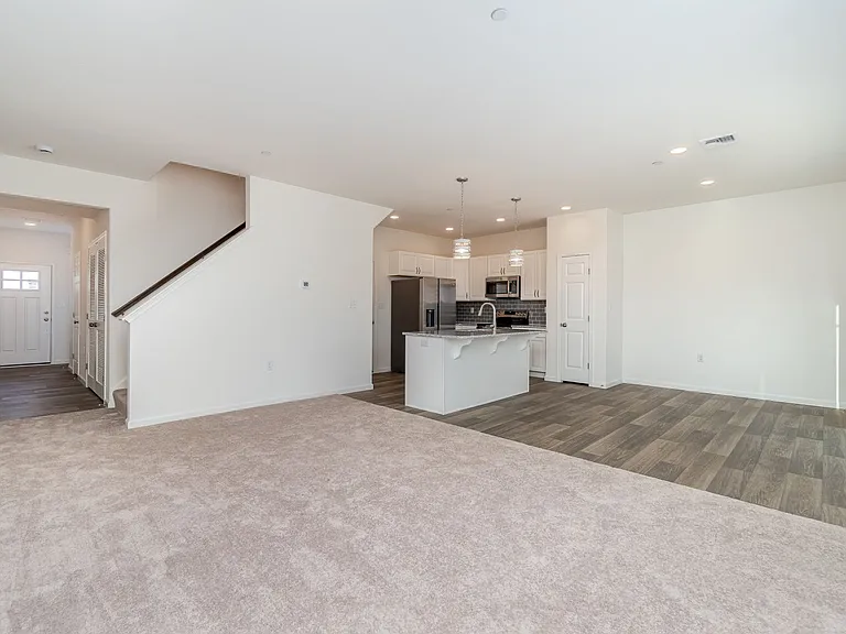 7869 Oak Brook Dr — Photo 6