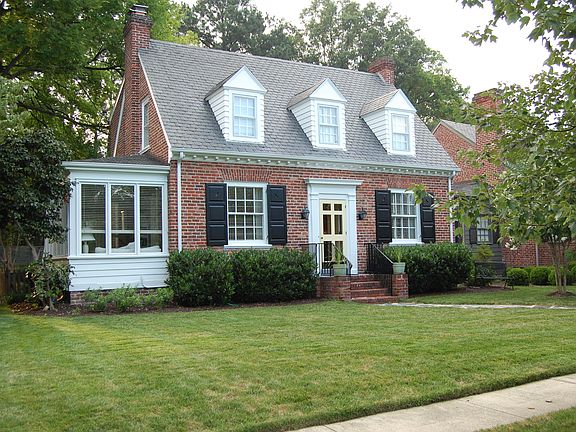 2nd image of 100 Westmoreland St