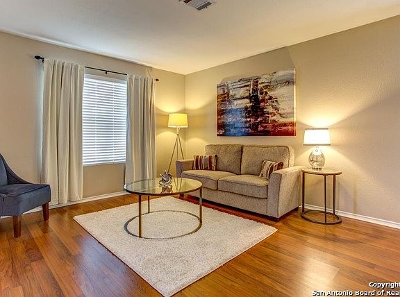 5th image of 3919 Wisteria Way