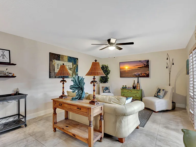 99 Lake Arbor Dr — Photo 1