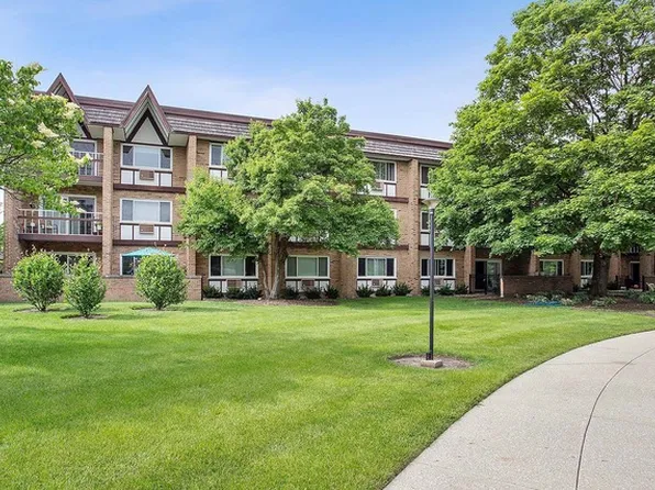 360 Claymoor APT 3G, Hinsdale, IL 60521