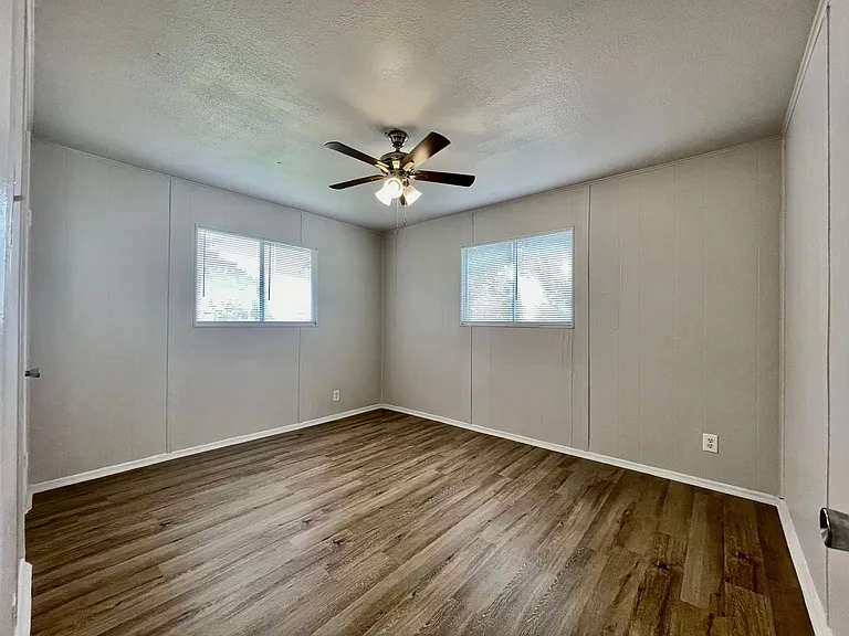 1116 Advance St — Photo 5