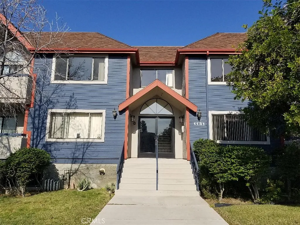 1 bed, 700 sqft, $2,200 — Photo 3