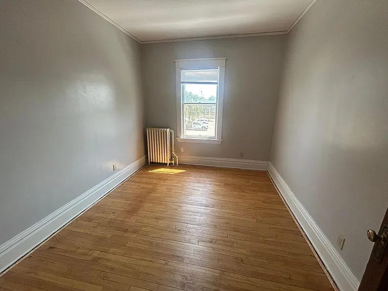 505-507 N Farrington Street — Photo 8