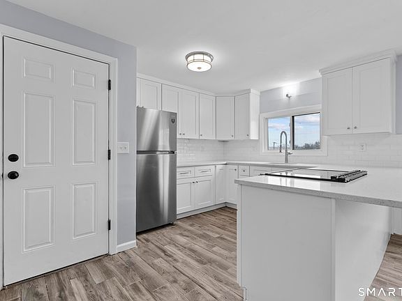 3rd image of 267 Front Avenue
