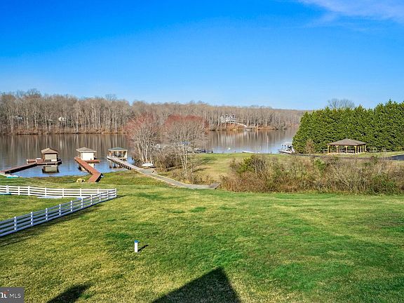 3rd image of 6800 Lake Pointe Dr